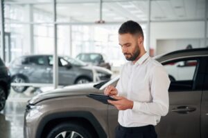 Onde lojistas compram carros usados com segurança e procedência para revenda?